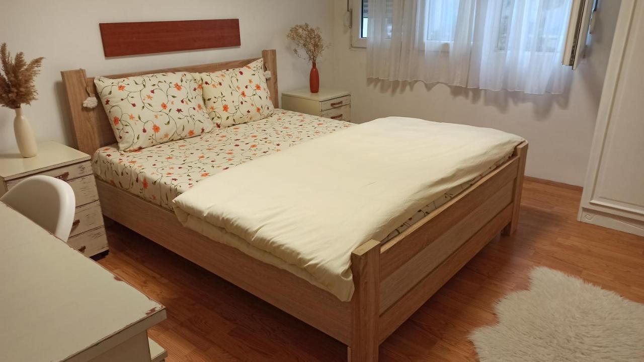 Martha'S Place - Preko Morace พอดโกริกา ภายนอก รูปภาพ